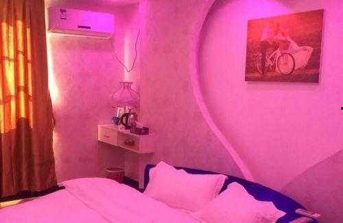 国产情人酒店视频,隐秘空间里的情感纠葛